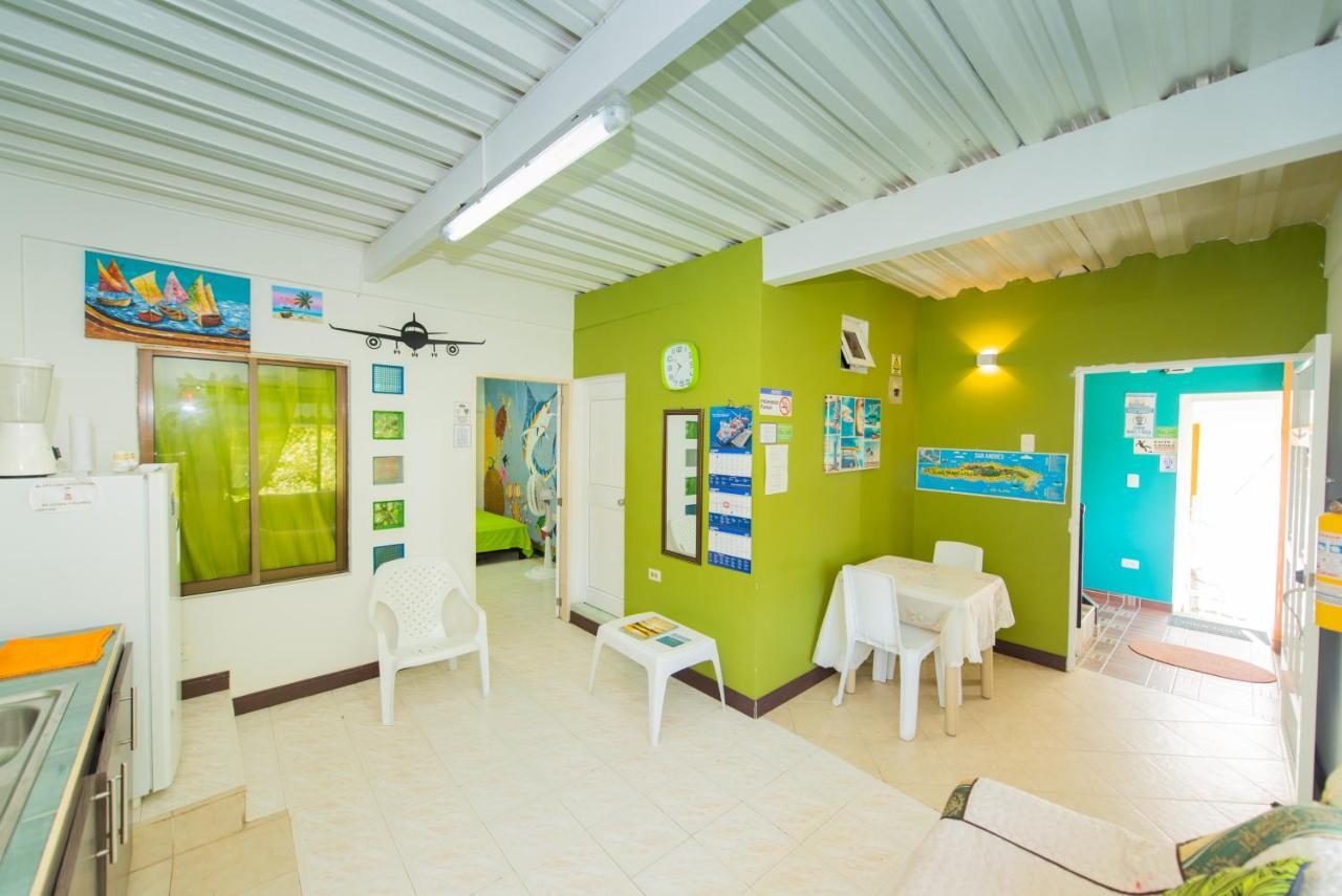 Apartamentos Turisticos El Conquistador San Andres  Exterior photo